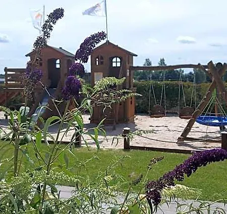 Corden Village 山林小屋 莱鲍